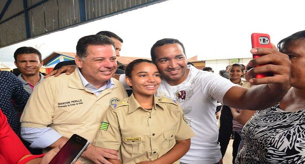 Uma escola nova, ampliada, e com uma inovadora proposta de ensino; o governador Marconi Perillo e o vice-governador Zé Eliton inauguram, na manhã deste domingo, no Setor Triunfo I, em Goianira, o Colégio Estadual Militar José Silva Oliveira; a nova escola era um sonho da população local, em função dos bons índices de avaliação das unidades militares de ensino do Estado; a unidade, que vai funcionar em três turnos com 1.500 alunos, é o 42º colégio militar do Governo de Goiás
