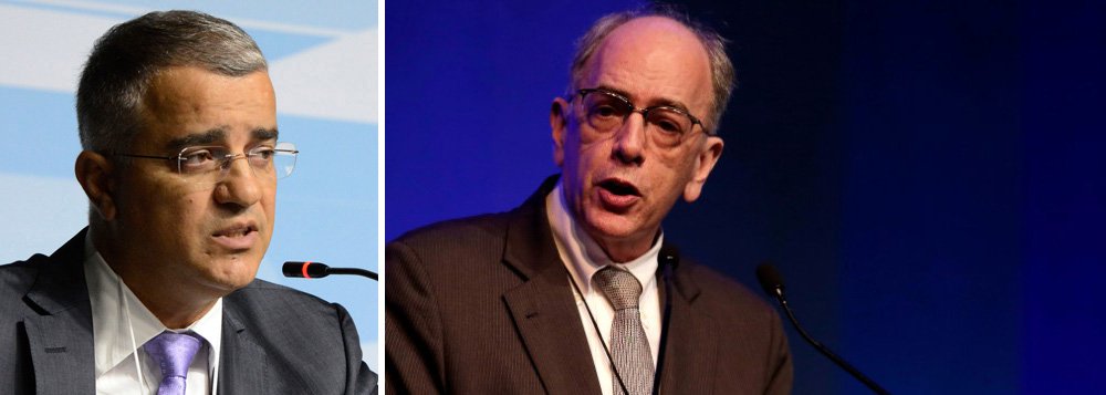 O jornalista Kennedy Alencar cobrou mais transparência sobre o pagamento de R$ 10 bilhões da Petrobras a investidores americanos por supostas perdas com revelações de corrupção da estatal; "Os brasileiros têm o direito de saber qual foi exatamente o tamanho das perdas dos investidores americanos. O mercado de ações é sujeito a chuvas e trovoadas. O risco faz parte. Quem investiu não sabia disso?", questiona; "E as empresas de auditoria, inclusive americanas, que deram aval aos negócios e diziam que estava tudo bem? Serão responsabilizadas? Se sim, em qual medida? Ou a Petrobras vai pagar essa conta sozinha?", questiona