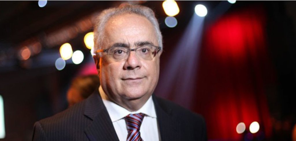 "A ideia de que a intervenção no Rio é democrática, porque segue os preceitos da Constituição é tão falsa quanta a da legalidade o impeachment", diz o jornalista Luis Nassif, no jornal GGN; "Como não houve pontos fora da curva entre os comentaristas (da Globo), reafirma-se a suspeita de que as medidas já eram de conhecimento da Globo, que, assim, teve tempo de alinhar seus soldados – ao contrário do que ocorreu nos primeiros momentos das delações da JBS"; "Trata-se, portanto, de um novo golpe, com papel central das Organizações Globo"