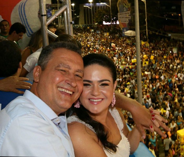 Depois de acompanhar a saída dos trios de Harmonia do Samba e Leo Santana no circuito Osmar, no Campo Grande, o governador seguiu para Ondina, por volta das 19h, onde acompanhou a passagem de Bell Marques; "Bell é um dos maiores nomes da música baiana e, sem dúvida, uma referência para todos os artistas que fazem o carnaval de Salvador", disse Rui após a passagem do artista