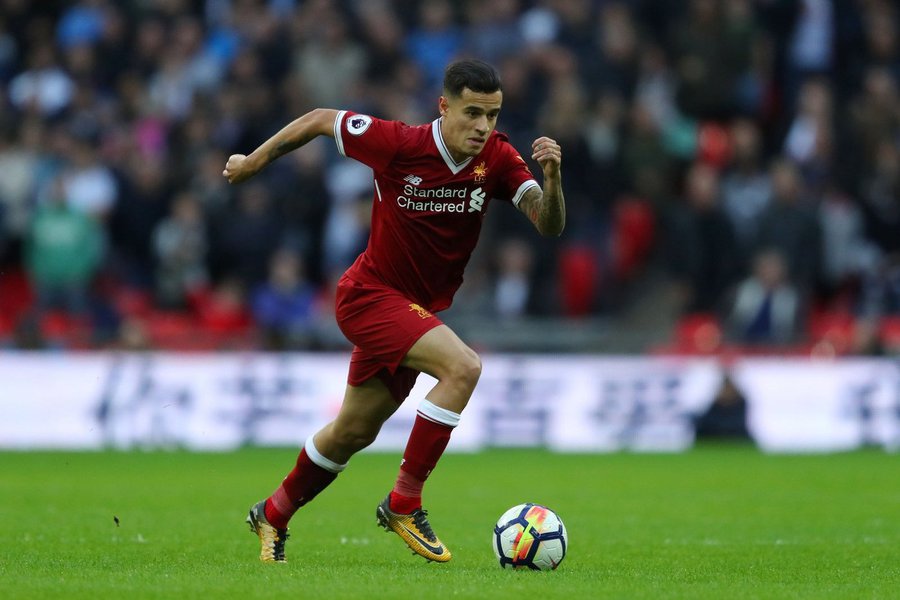 A Nike criou uma onda de especulações em torno do futuro do jogador do Livepool Philippe Coutinho, após utilizar o nome do jogador em um anúncio publicado no site da fabricante de roupas esportivas veiculado para promover o uniforme do Barcelona; o anúncio, em que dizia que Philippe Coutinho estaria pronto para acender Camp Nou, foi excluído pouco depois de veiculado e não ficou claro se o anúncio era genuíno ou se o site foi invadido, relatou a mídia britânica