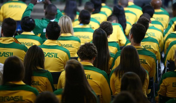 Ministério do Esporte reduziu a verba destinada ao programa Bolsa-Atleta ao longo deste exercício. O valor, de R$ 79,3 milhões, é o mais baixo desde 2013, quando foram aplicados R$ 183 milhões; número de esportistas contemplados também foi reduzido, de 7.297 atletas no ano passado, para 5.830 neste ano. Em 2016, o valor destinado ao programa foi da ordem de R$ 143 milhões