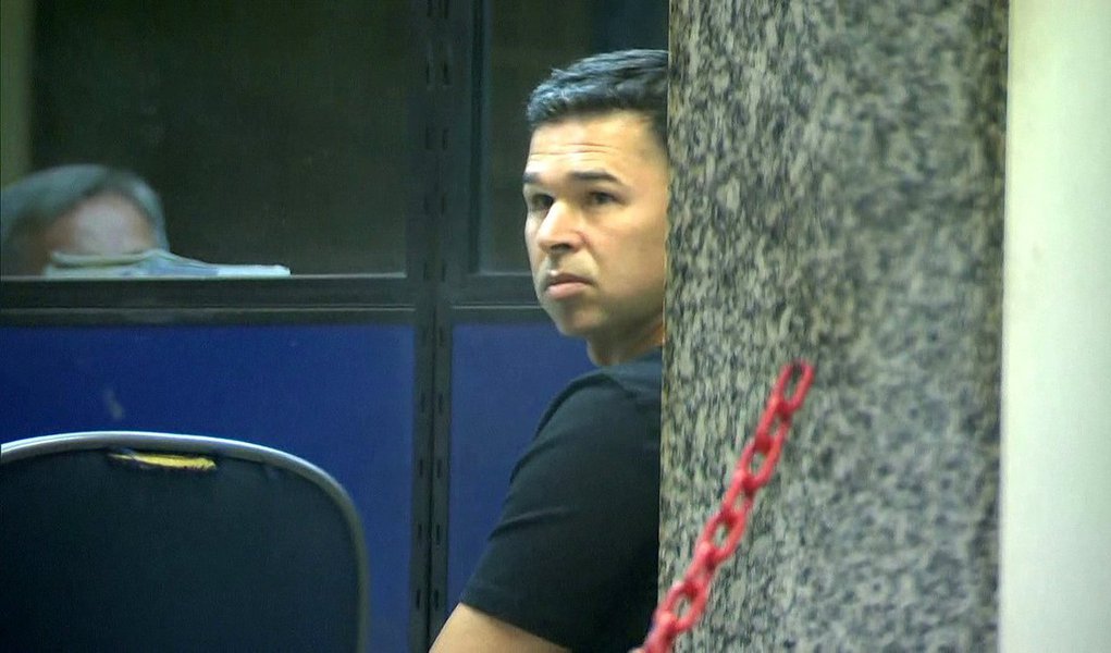 O motorista que invadiu o calçadão em Copacabana na noite desta quinta-feira (18), matando um bebê e ferindo outras 17 pessoas, contou em depoimento ao delegado Gabriel Ferrando, da 12a DP, em Copacabana, que o ataque epilético sofrido por ele causou um apagão; o motorista diz sofrer da doença desde os 12 anos e não lembra de ter omitido a doença ao Detran