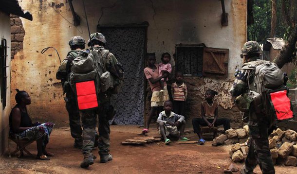 O Comitê Internacional da Cruz Vermelha advertiu sobre a crise causada pela guerra civil que acontece desde 2013 na República Centro Africana; de acordo com a Cruz Vermelha, metade da população do país necessita de ajuda humanitária