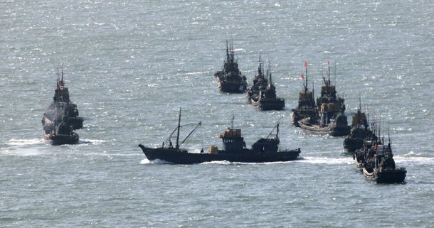 Autoridades da Coreia do Sul capturaram um navio de bandeira do Panamá suspeito de transferir produtos petrolíferos para a Coreia do Norte em uma violação das sanções internacionais; captura foi a segunda a ser divulgada pela Coreia do Sul em poucos dias, no momento em que a Organização das Nações Unidas (ONU) amplia os esforços para reduzir a oferta de petróleo para a Coreia do Norte após seus testes com mísseis nucleares ou balísticos