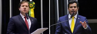 Eleitos como deputados federais pelo estado de Alagoas nas eleições de 2014, Marx Beltrão (PMDB) e Maurício Quintella (PR) conseguiram construir apoio político em Brasília para ocupar cadeiras de comando na Esplanada dos Ministérios; Marx chefia o Ministério do Turismo, já Quintella comando o dos Transportes e Aviação Civil; Beltrão faz mistério sobre o caminho que deve seguir em 2018: reeleição ou Senado?; ele diz tratar o assunto apenas no ano que vem; Quintella assegura que vai disputar uma cadeira no Senado, após exercer quatro mandatos de deputado no Congresso