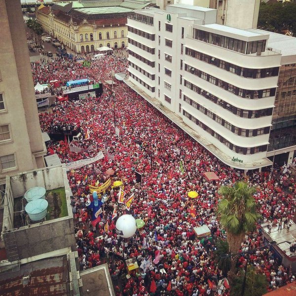 Não foi Lula quem foi condenado, ontem, mas o direito do povo de eleger diretamente o seu presidente. Porém, não obstante a vitória da justiça golpista, obtida sob a proteção de enorme aparato policial, esta foi uma vitória de Pirro