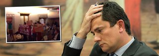O juiz federal Sérgio Moro foi alvo de protestos nessa terça-feira, 27, na Cidade do México, durante palestra no Colégio Nacional. Sua intervenção foi interrompida pelos manifestantes, que o acusaram de ser "golpista" e de promover perseguição política contra o ex-presidente Luiz Inácio Lula da Silva; "Moro imoral, juiz parcial", gritaram os manifestantes, que levaram cartazes contra o magistrado da operação Lava Jato; ministro da Suprema Corte, José Ramón Cossío, teve que intervir, para que o juiz Moro pudesse continuar com a palestra; assista