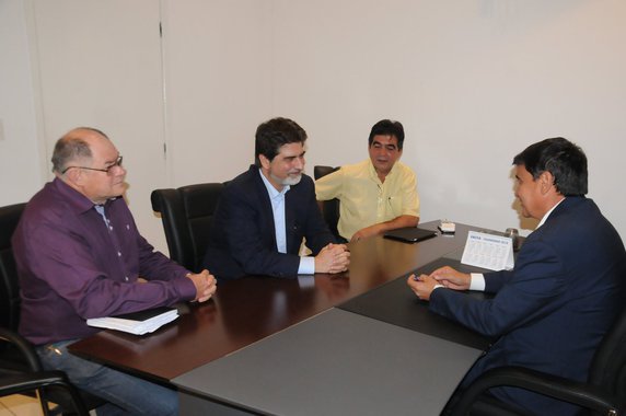 Em reunião com o governador Wellington Dias, o gerente do Fundo Internacional de Desenvolvimento Agrícola (Fida), Paolo Silveri, confirmou a renovação de contrato do fundo com o Piauí; “Temos um contrato de aproximadamente U$ 20 milhões (cerca de R$ 60 milhões) com um aditivo aos contratos existentes que vão nos permitir seguir investindo a partir do ano de 2018”, informou Wellington