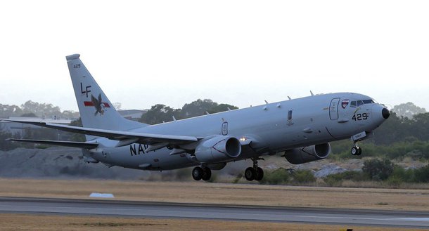 
O Ministério da Defesa russo confirmou nesta segunda-feira que um de seus jatos interceptou um avião espião dos Estados Unidos no espaço aéreo internacional sobre o Mar Negro. Moscou afirmou que o avião de vigilância estava indo em direção ao espaço aéreo russo e destacou que "todas as precauções necessárias" para evitar uma situação perigosa foram tomadas. Já o Pentágono descreveu a intercepção como "insegura"


 
