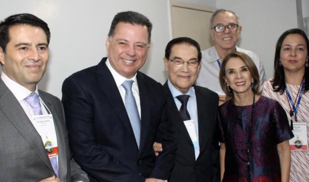 Dedicando parte de sua agenda de trabalho durante o carnaval para participar dos eventos das diferentes religiões e doutrinas, o governador Marconi Perillo participou do segundo dia de atividades do 34.º Congresso Espírita de Goiás, em Goiânia; “É um importante evento. São pessoas que sempre tiveram a minha admiração pelo belo trabalho social que realizam, sempre pautadas na caridade e no amor ao próximo. O orador Divaldo Franco é um grande exemplo de trabalho abnegado. É uma alegria ouvir suas palavras mais uma vez”, disse Marconi
