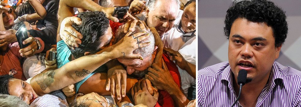 Jornalista Leonardo Sakamoto destaca que a condenação do ex-presidente Lula o coloca "no colo da Lei da Ficha Limpa, o que pode barrar sua candidatura à Presidência",;mas, ressalta Sakamoto, "enquanto algum recurso de Lula ainda estiver tramitando, ele estará apto a concorrer"; "Em 15 de agosto, o PT registra sua candidatura. "Ele pode estar preso e condenado, não importa, o protocolo tem que aceitar o registro" e a propaganda tem o objetivo de transformar o mártir ou transformá-lo em uma ideia que será exaustivamente utilizada por seu partido político no processo eleitoral", avalia