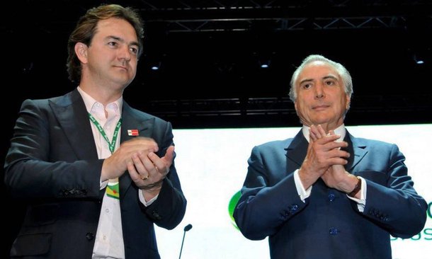 Depois do ministro do Supremo Tribunal Federal Gilmar Mendes, que virou tema de marchinha de carnaval no Rio de Janeiro, Michel Temer também será homenageado no carnaval carioca; segundo o colunista Ancelmo Gois, do Globo, o carnavalesco João Roberto Kelly lança no dia 3 de fevereiro, no Cariocando, no Catete, o bloco "Tem que manter isso, viu?", inspirado na frase dita por Temer quando avalizou a Joesley Batista a compra do silêncio do ex-aliado Eduardo Cunha