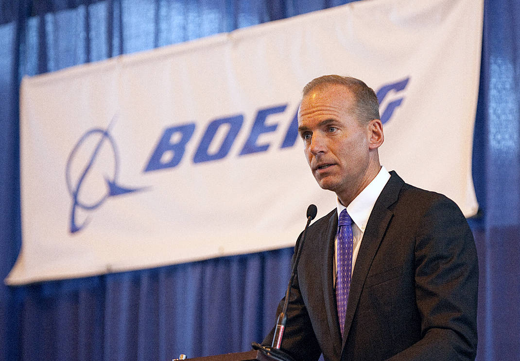 A Boeing vê um "excelente encaixe estratégico" em uma possível aquisição da fabricante brasileira de aviões Embraer, mas a operação não é essencial para o grupo norte-americano, disse o presidente-executivo da Boeing, Dennis Muilenburg, nesta quarta-feira; "Na realidade estamos trabalhando nisso há muitos anos", disse Muilenburg, descartando informações de que a Boeing está preocupada com o recente acordo entre a rival europeia Airbus e a fabricante canadense Bombardier