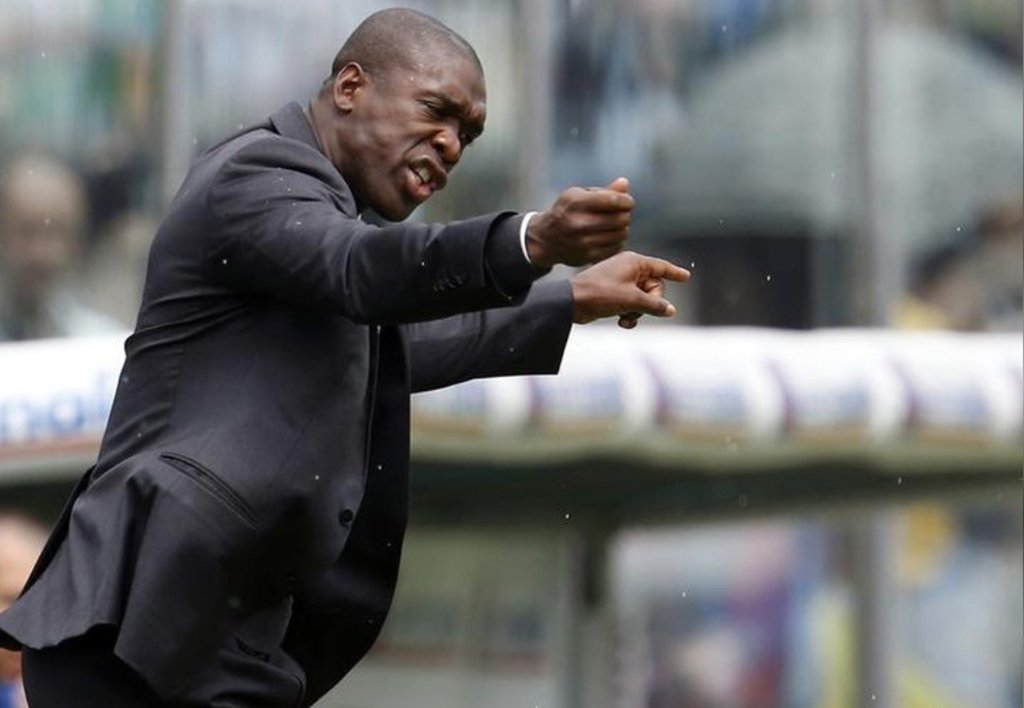 O Deportivo de La Coruña anunciou que o ex-meio-campista holandês Clarence Seedorf será o treinador da equipe até o final da temporada; o time espahol, que está em 18º lugar no campeonato, demitiu Cristobal Parralo no domingo, e o holandês Seedorf é o terceiro técnico nesta temporada