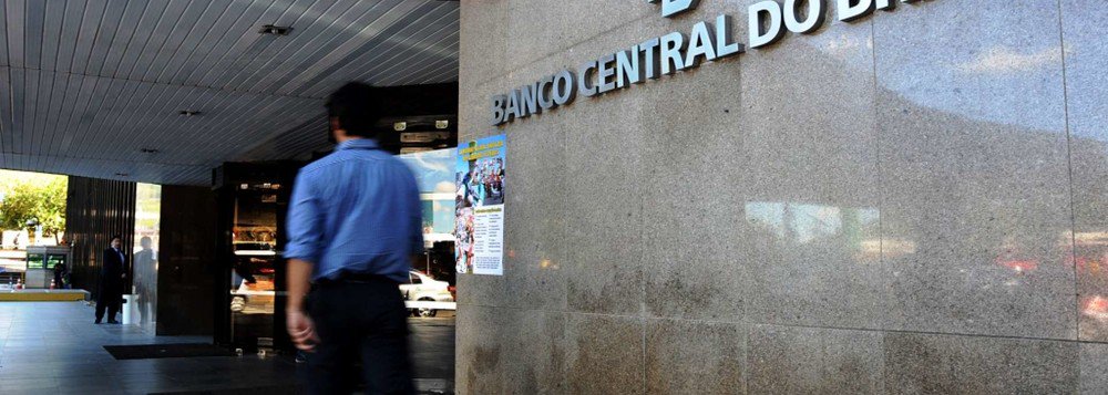 Com maior arrecadação federal em janeiro e boa performance de Estados e municípios, o Brasil registrou superávit primário recorde de R$ 46,940 bilhões, um bom começo de ano e no caminho para cumprir a meta fiscal; o resultado é o melhor mensal já registrado na série histórica do Banco Central iniciada em 2001