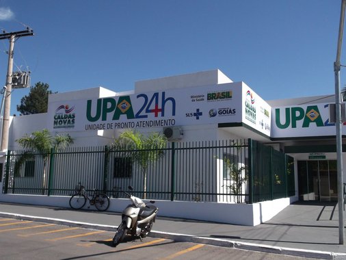 Apesar de já estar fora do auge do surto de conjuntivite em Caldas Novas, principal destino turístico de Goiás, uma força-tarefa está em ação para prevenir casos de conjuntivite durante o carnaval; embora o número de pessoas infectadas em fevereiro ainda tenha sido fechado, a Prefeitura identificada queda de 70% nos atendimentos de pacientes com suspeita da doença; no mês passado foram registrados quase 2 mil casos