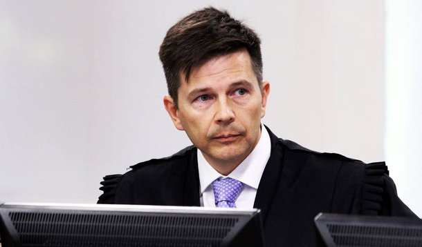 Lista obtida pelo site Justificando mostra que quando o desembargador Leandro Paulsen, revisor do recurso de Lula no TRF-4, marcou a data do julgamento, havia 237 processos para ser julgados antes do de Lula; ou seja, pelo sistema informativo do próprio TRF-4, é possível constatar que o revisor participou do processo de aceleramento do julgamento da apelação de Lula, além do que foi apontado na conduta do próprio relator 