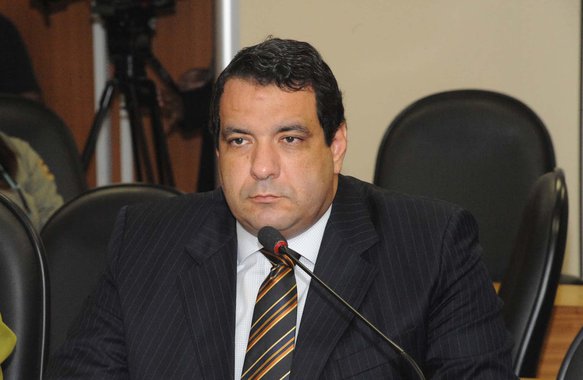 O deputado estadual Alan Sanches (DEM) pede que o governador Rui Costa (PT) priorize a abertura de novas unidades de saúde na periferia de Salvador; de acordo com o parlamentar, somente a Unidade de Pronto Atendimento do bairro de Escada, fechada desde dezembro de 2016, já deixou de atender cerca de 182 mil pessoas