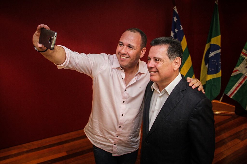 O governador Marconi Perillo aparece liderando, juntamente com o governador Flávio Dino (Maranhão), em levantamento, realizado pelo site G1, de mais promessas cumpridas nos três primeiros anos do atual mandato. Apesar de praticamente empatados com 59% das promessas realizadas, Marconi está na frente em números absolutos, pois, das 44 promessas feitas, já cumpriu 26 delas, enquanto Dino realizou 22 compromissos feitos em campanha; este é o quarto mandato do goiano como governador, que em 2017 se consolidou como liderança nacional, participando das principais articulações do PSDB Nacional