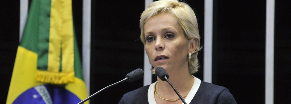 Nada de espanto ou indignação com a nomeação de uma condenada pela justiça trabalhista para Ministra do Trabalho. É só mais um murro na boca do estômago da sociedade. Outros ainda virão. Temer não é diferente de ninguém que ele nomeou. É traidor, corrupto. Um gangster