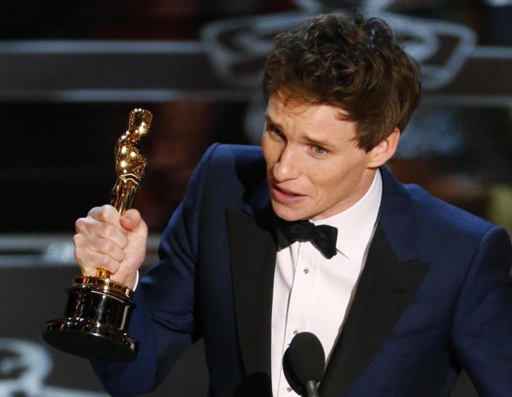 O vencedor do Oscar Eddie Redmayne disse que a campanha de Hollywood por igualdade de gêneros já "deveria ter acontecido há muito tempo" e que "uma enorme mudança" ainda é necessária; "Eu acho que o fato de que no ano passado três dos principais filmes foram estrelados por mulheres está mostrando que há mudança, mas uma mudança enorme ainda é necessária. É uma coisa do sistema, eu acho"