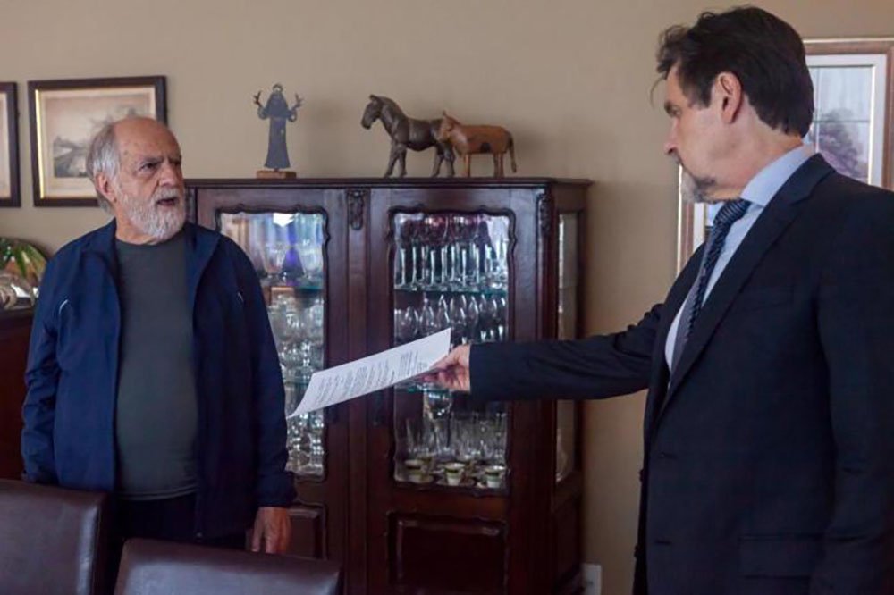 A continuação do filme "Polícia Federal: A Lei É Para Todos", apontado como peça de propaganda política contra o ex-presidente Lula e o PT, deve estrear nos cinemas no final de 2018. As filmagens ocorrerão em junho; o novo longa começará a partir da condução coercitiva de Lula e irá até um pouco depois da delação dos irmãos Wesley e Joesley Batista, da JBS; primeiro filme custou R$ 15 milhões e não teve os patrocinadores divulgados 