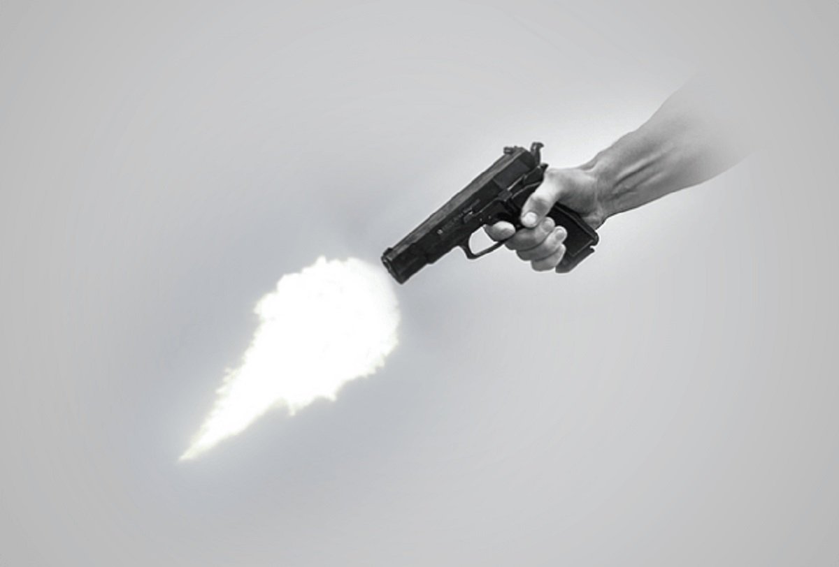 Duas mulheres e um homem foram assassinados na madrugada de hoje (29), no bairro Parque Santa Fé, aparentemente por uma nova ação do crime organizado. Os três foram assassinados com tiros de fuzil 765, arma usada pelas facções criminosas