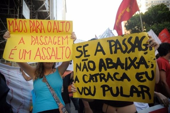 O plantão Judiciário do Tribunal Regional do Trabalho da 1ª Região (TRT1) determinou a penhora da arrecadação deste domingo (31) das empresas de ônibus da cidade do Rio para o pagamento de salários e benefícios atrasados de funcionários das companhias; o Sindicato dos Trabalhadores em Empresas de Transporte Urbano (Sintraurb) diz que os funcionários de empresas de ônibus cariocas estão com salários atrasados e não receberam até agora o 13º salário