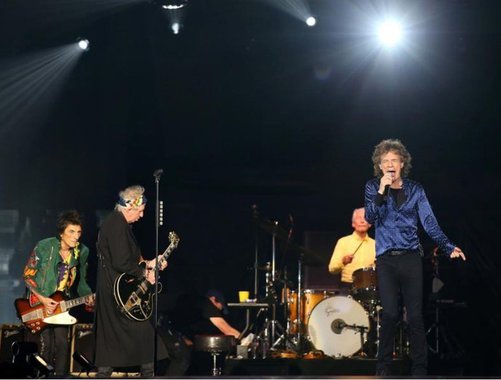 Os Rolling Stones anunciaram seus primeiros shows no Reino Unido em cinco anos nesta segunda-feira, incluindo apresentações em dois estádios diferentes em Londres; a banda, formada em 1962, é uma das mais bem-sucedidas ainda fazendo turnês; como parte de sua turnê “The Stones - No Filter”, eles se apresentarão no Reino Unido, assim como na Alemanha, França, Polônia, República Tcheca e Irlanda