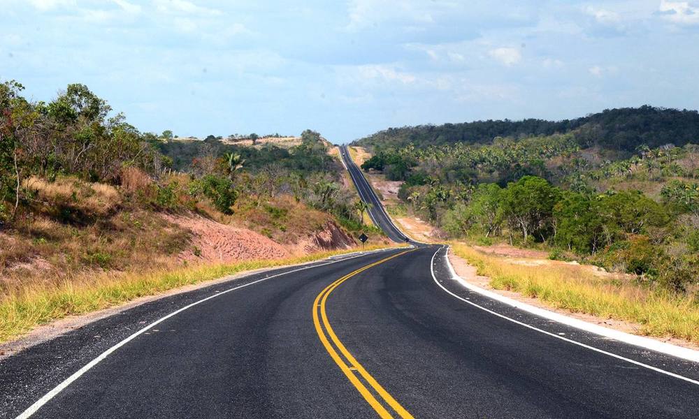 O Governo do Tocantins trabalha para recuperar as rodovias em vários municípios do Estado; com financiamento do Banco Mundial (Bird), o estado está reconstruindo cerca de 1,5 mil km de rodovias estaduais; na segunda etapa do programa, mais 1.382 km serão beneficiados
