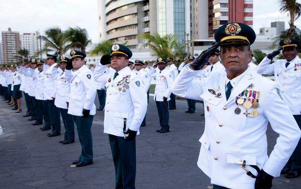 O governador em exercício, Carlos Brandão,  também destacou outros avanços na segurança; “Além das pessoas se sentirem motivadas, o Governo aparelhou o quadro. No efetivo policial são mais de 3 mil policiais contratados, concursados; agora vão ingressar mais 1.200 e os salários efetivamente melhoraram”