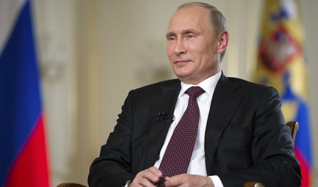 
O presidente da Rússia Vladimir Putin declarou que Moscou não procura confrontos com outras potências, a força da Rússia se destina à defesa contra as ameaças externas; "A nossa força se destina à defesa contra as ameaças externas e o terrorismo. Não procuramos e não procuraremos confrontos com ninguém, continuaremos uma política externa aberta e honesta", disse o presidente durante seu discurso no congresso do partido Rússia Unida; Putin afirmou também que não existe uma força que possa parar esse avanço do País europei
