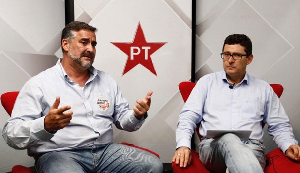 Em entrevista nesta quinta-feira, o deputado Paulo Pimenta comentou a atuação da bancada oposicionista em 2017 e falou das perspectivas políticas para 2018; "em 2018 os desafios serão ainda maiores e dois temas precisam de mobilização imediata. O primeiro é o julgamento  do ex-presidente Lula em Porto Alegre, no dia 24 de janeiro; e o outro é a Reforma da Previdência, que estará na pauta na primeira semana de trabalho legislativo, em fevereiro”, alertou Pimenta