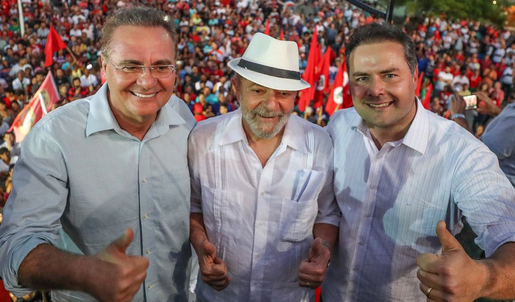 Pesquisa realizada pelo Instituto Brasileiro de Pesquisa (Ibrape) ouviu 2000 pessoas entre o período de 14 a 18 deste mês, em Alagoas; caso houvesse uma eleição hoje, Lula estaria com 51% e Jair Bolsonaro com 12%; Renan filho (PMDB) seria reeleito governador de Alagoas com 40% dos votos; já no Senado, Renan Calheiros seria eleito com 30%; o intervalo de confiança estimado é de 95% e a margem de erro máxima é de 3,0 pontos percentuais para mais ou para menos
