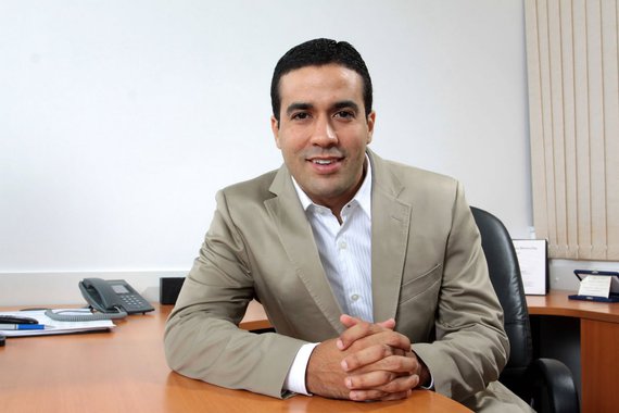 Presente ao encontro do prefeito ACM Neto com jornalistas ontem, o vice, Bruno Reis (PMDB), divergiu do democrata sobre conversas com partidos da base do governador Rui Costa (PT), como o PP do vice-governador João Leão; o prefeito nega a mínima possibilidade, mas o vice dá margem a especulações; "Não houve uma procura específica. Houve encontros, conversas. Mas nada de concreto. Tem muitas brincadeiras recíprocas, paqueras recíprocas, mas nunca houve nenhum pedido de namoro. É natural a gente conversar porque nós somos políticos", disse Bruno Reis.