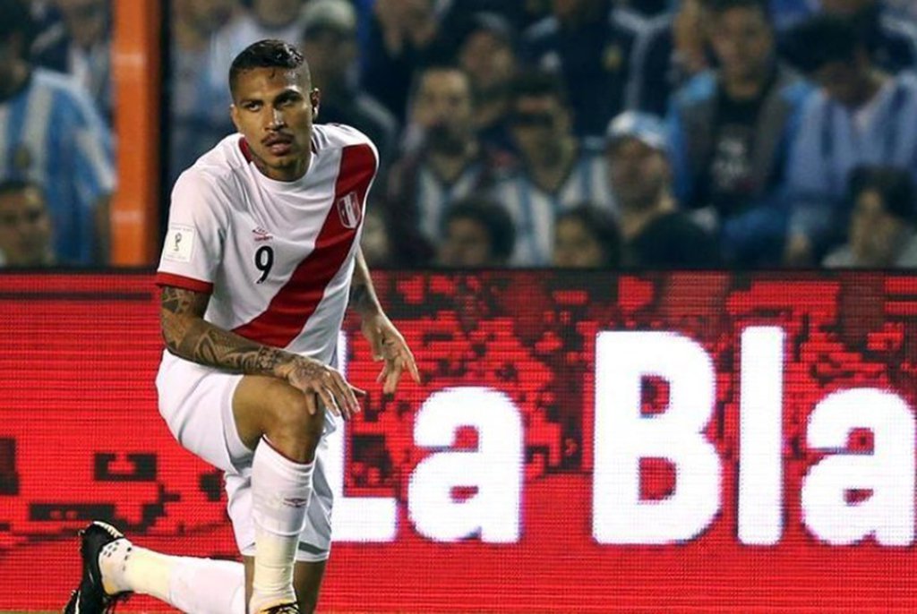 O capitão da seleção peruana, Paolo Guerrero, poderá disputar a Copa do Mundo de 2018, depois que o comitê de apelações da Fifa reduziu de um ano para seis meses a suspensão por doping do atacante; o comitê disciplinar da Fifa suspendeu Guerrero, que teve teste positivo para benzoilecgonina, um metabólito da cocaína, após partida pelas eliminatórias sul-americanas, contra a Argentina, em outubro; a punição terminará em maio, cerca de um mês antes do começo do Mundial na Rússia