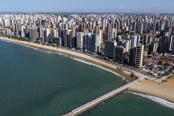 De acordo com a Secretaria do Turismo do Ceará, cerca de 825 mil turistas devem desembarcar no Estado entre os dias 15 de dezembro e 31 de janeiro, gerando uma receita de R$ 2,1 bilhões. Nesta alta estação, o Aeroporto Internacional Pinto Martins deve receber 445 voos extras. Está prevista também a chegada de sete cruzeiros no Terminal do Porto do Mucuripe em janeiro e fevereiro