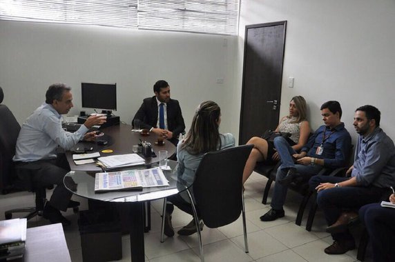 O Detran-GO recebeu na quarta-feira (6) a visita de uma comitiva de técnicos do Detran do Rio Grande do Norte, que esteve em Goiás conhecer a experiência da implantação da CNH-e e o setor de tecnologia da informação, considerado um dos melhores no país entres órgãos executivos de trânsito; Goiás foi o primeiro estado a implantar a CNH-e, ainda em outubro de 2017