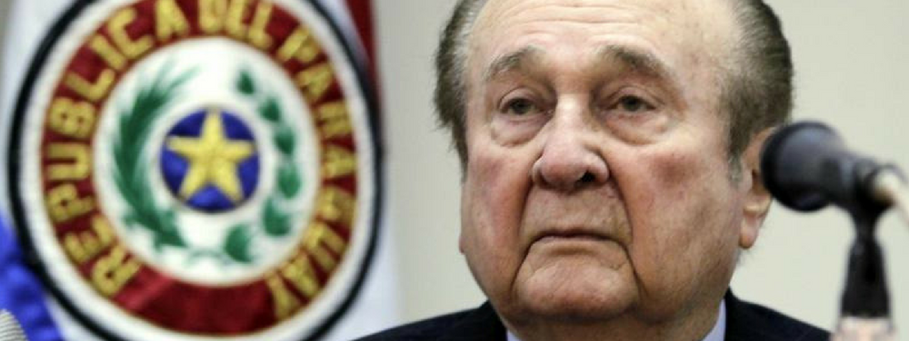 Imagen de archivo del entonces presidente de la Confederación Sudamericana de Fútbol, Nicolás Leoz, en una rueda de prensa en Asunción. 23 de abril de 2013