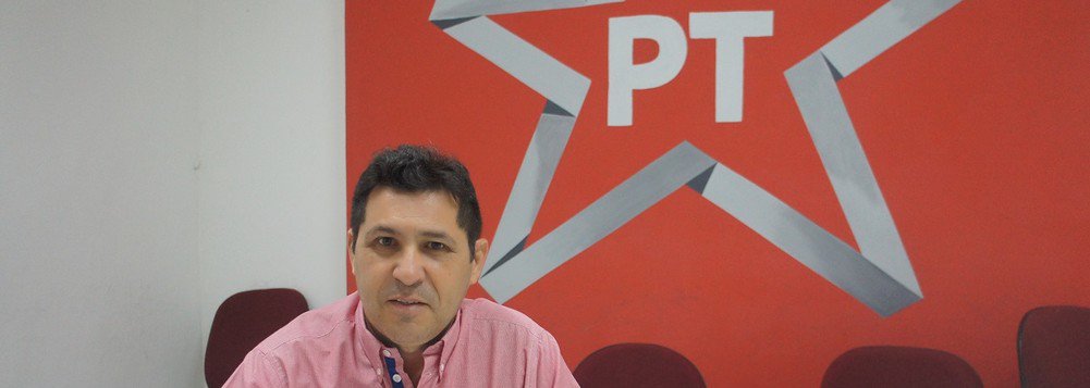O presidente do PT Ceará, Fco. de Assis Diniz afirmou hoje (11), que o PT está unificado em relação aos objetivos para as eleições de 2018. "A resolução sobre 2018 foi aprovada por unanimidade, com a participação de todas as forças políticas do partido, na última reunião do Diretório Estadual. Queremos eleger Lula, reeleger Camilo, manter a vaga do senado e ampliar a bancadas federal e estadual. É isso. Qualquer coisa fora disso, é especulação ou má fé"