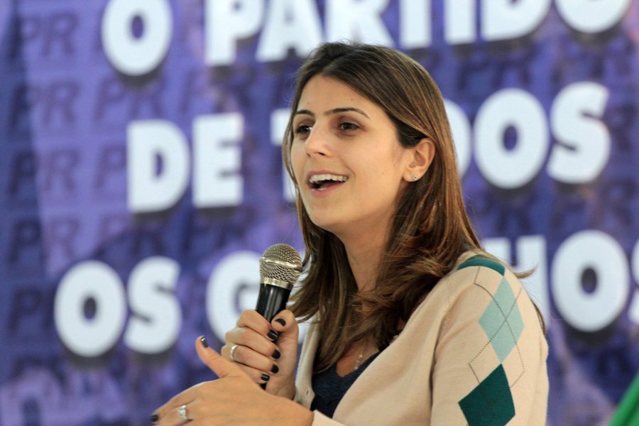 A pré-candidata à presidência Manuela D’Ávila (PCdoB-RS) vem a fortaleza na próxima segunda-feira (27), quando participa do seminário 16 Dias de Ativismo - Direitos, Lutas e Resistências da Mulher. A campanha, que teve início ontem (23), envolve uma série de atividades para sensibilizar a sociedade em torno do enfrentamento à violência contra a mulher, promover a equidade de gênero e valorizar da mulher negra