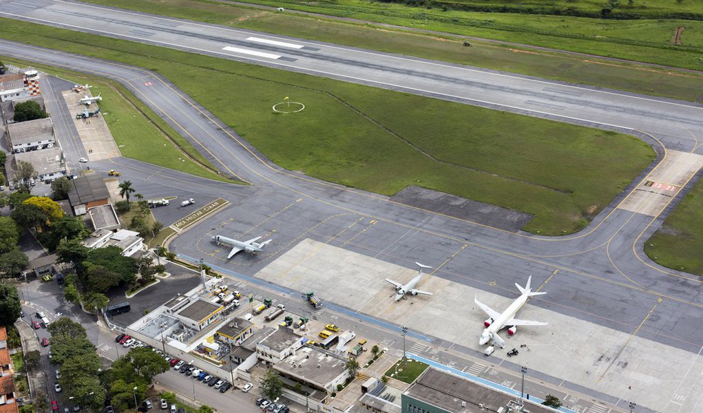 O primeiro voo entre capitais saindo do aeroporto da Pampulha deve ser para São Paulo, no dia 8 de janeiro; a Gol enviou para a Agência Nacional de Aviação Civil (Anac) pedido de dois horários para voos diários de ida e volta para o aeroporto de Congonhas