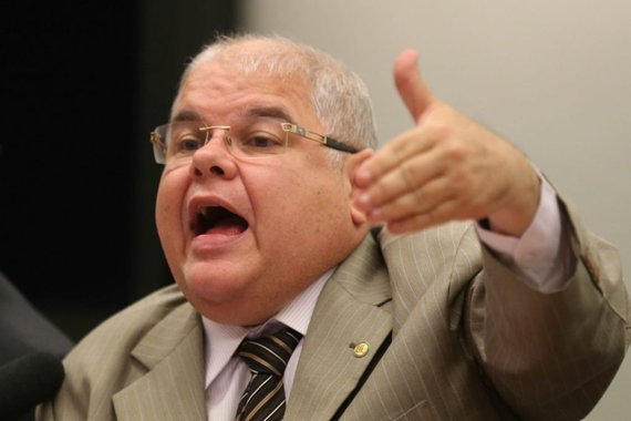 Irmão do ex-ministro Geddel (preso após a descoberta do bunker com R$ 51 milhões em Salvador), o deputado Lúcio Vieira Lima (PMDB) está preocupado com a possibilidade de virar réu na Lava Lato; o peemedebista teria admitido, logo após a Procuradoria-Geral da República denunciar o ministro das Relações Exteriores, Aloysio Nunes (PSDB), por suspeita de receber R$ 500 mil da Odebrecht, que sua situação é complicada; "Se denunciaram o Aloysio por causa quinhentos mil, então eu tô f*****", reflete o deputado