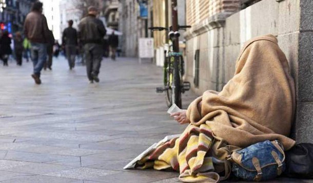 Inspirado no modelo brasileiro, o governo italiano inaugura nesta sexta-feira (1°) um programa social semelhante ao Bolsa Família, transferindo renda a pessoas vivendo em situação de pobreza absoluta; Segundo a deputada ítalo-brasileira Renata Bueno, eleita pela circunscrição latino-americana da Câmara Italiana, o projeto ganhou forma no governo do ex-premiê Matteo Renzi por influência do caso brasileiro; Renzi é admirador confesso do ex-presidente Luiz Inácio Lula da Silva