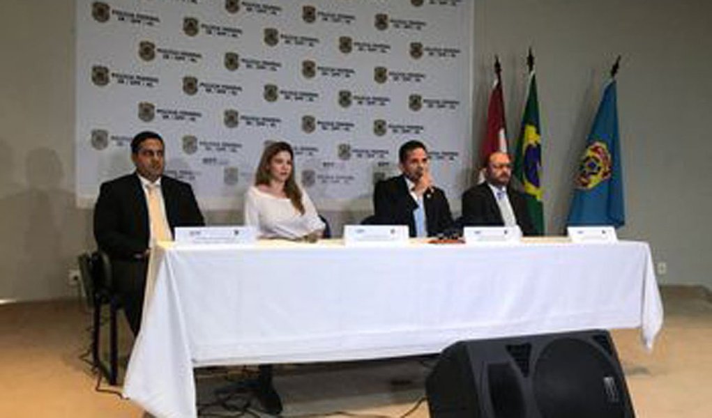 Ex-governador de Alagoas Teotônio Vilela e ex-secretário de Infraestrutura do Estado Marco Fireman receberam propinas das Construtoras do Canal do Sertão – lote 3 e 4, segundo a Polícia Federal; Vilela, por exemplo, foi beneficiado com parcelas que totalizaram R$ 2 milhões; Fireman, que atualmente é secretário do Ministério da Saúde, recebeu valores menores; ele participou de reuniões com executivos das construtoras para que as cláusulas permitissem que a OAS e Odebrecht participassem e ganhassem as licitações; veja vídeo