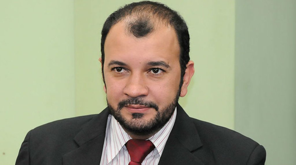 A pedido do Ministério Público (MP-TO), a 1ª Vara Cível da Justiça de Pium determinou a prisão do presidente da Agência Tocantinense de Saneamento (ATS), Eder Martins Fernandes, por desobediência judicial, mas a desembargadora Maysa Vendramini Rosal, do Tribunal de Justiça, revogou a decisão; o MP pediu a prisão dele por ter “ignorado" por duas vezes a determinação judicial para resolver a falta de água de Pium
 