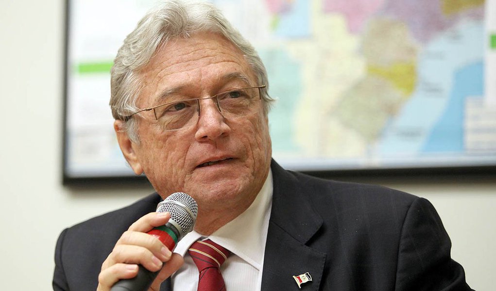 Polícia Federal deflagra nesta manhã a operação Caribdis, para apurar fraudes nos lotes de números 3 e 4 das obras do Canal do Sertão, licitados pelo governo de Alagoas nos anos de 2009 e 2014; entre os investigados, está o ex-governador Teotônio Vilela Filho, do PSDB; relatórios do TCU também apontam sobrepreço em contrato firmado entre o executivo estadual e a Odebrecht no montante de R$ 33,9 milhões; teria havido um acordo ainda para a divisão dos lotes da obra com a construtora OAS
