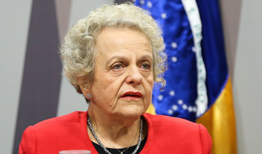 A ex-ministra da Secretaria de Políticas para as Mulheres do governo da presidenta Dilma Rousseff, Eleonora Menicucci cumpre agenda nesta terça-feira, 28 de novembro, em Fortaleza. Pela manhã, a ex-ministra participa de um debate com empreendedoras  sobre o tema "Mulheres e Empreendedorismo - a igualdade de gênero para o desenvolvimento econômico". À tarde a ex-ministra participa da "Plenária Estadual de Mulheres do PT Ceará" para debater as consequências do golpe que destituiu a ex-presidenta Dilma Rousseff e os prejuízos sofridos pelas mulheres com o desmonte das políticas públicas 