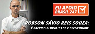 O cientista político Robson Sávio Reis Souza, professor da PUC-MG, apoia a campanha de assinaturas solidárias do 247. "No, Brasil nós temos dois gravíssimos problemas. Em primeiro lugar, a mídia hegemônica, a mídia empresarial, está concentrada nas mãos de pouquíssimas pessoas. Além disso, nós não temos no Brasil nenhum mecanismo de controle público da comunicação, fazendo com que esses grupos midiáticos e empresariais passem a sua visão de mundo e queiram dominar a agenda pública. É por isso que é preciso insistirmos numa comunicação mais plural e mais democrática", diz ele